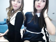 Девушка трансуха ебет свою подружку в пизду в приватном видеочате