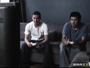 Попался, когда фотографировал попку мамы друга на мобильный телефон