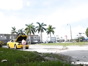 Трахнул рыжую толстушку, у которой сломался автомобиль